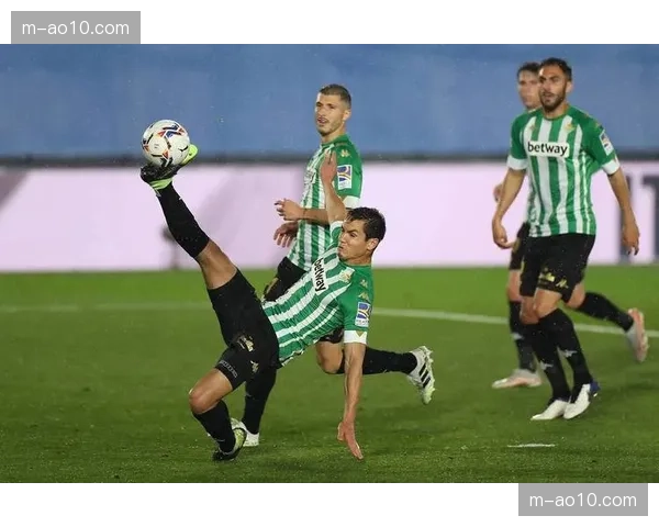 毕尔巴鄂边路传中体系深化 场均18.2次传中领跑西甲战术榜